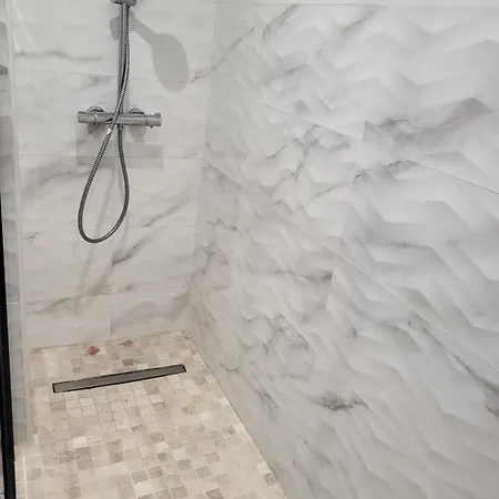 T2 Neuf Centre Raphael Avec Terrasse Et Parking Gratuit, Pres De La Et Commerces! Apartment *