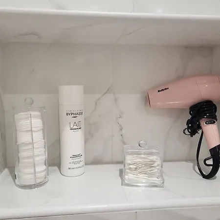 T2 Neuf Centre Raphael Avec Terrasse Et Parking Gratuit, Pres De La Et Commerces!