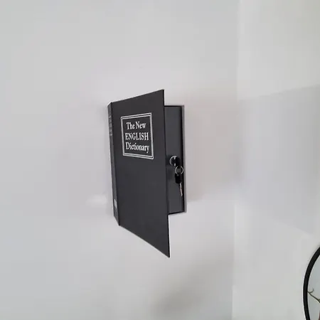 T2 Neuf Centre Raphaël Avec Terrasse Et Parking Gratuit, Prés De La Et Commerces!