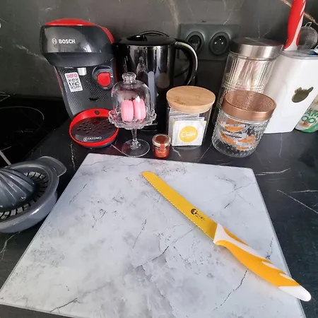 T2 Neuf Centre Raphaël Avec Terrasse Et Parking Gratuit, Prés De La Et Commerces!