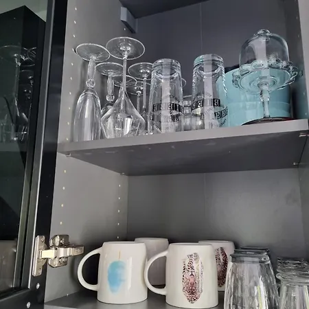 T2 Neuf Centre Raphaël Avec Terrasse Et Parking Gratuit, Prés De La Et Commerces!