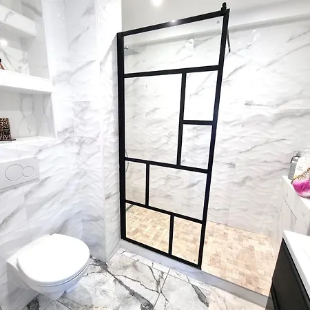 T2 Neuf Centre Raphaël Avec Terrasse Et Parking Gratuit, Prés De La Et Commerces! * Saint-Raphaël