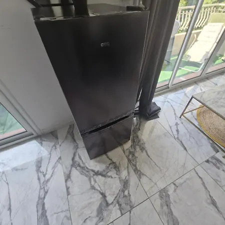 T2 Neuf Centre Raphaël Avec Terrasse Et Parking Gratuit, Prés De La Et Commerces! Appartamento