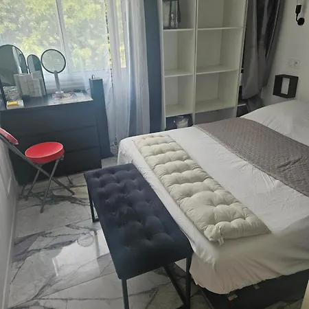 T2 Neuf Centre Raphaël Avec Terrasse Et Parking Gratuit, Prés De La Et Commerces! Appartamento